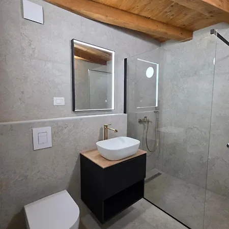 Stone House Dida Toni For 8 People *