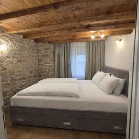 Stone House Dida Toni For 8 People *