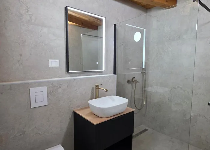 Stone House Dida Toni For 8 People *